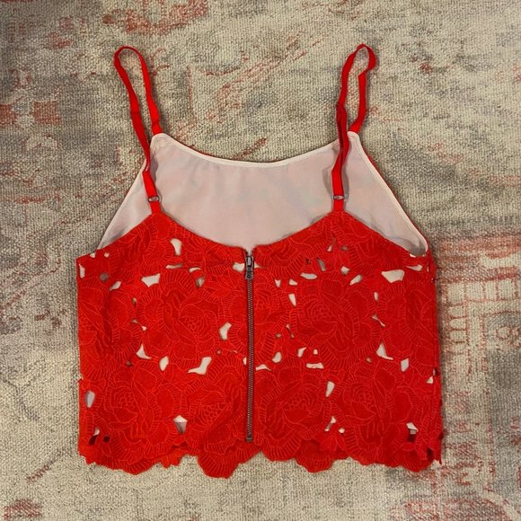 Alice + Olivia Red Lace Detail Alanis Crop Top - Picture 4 of 5